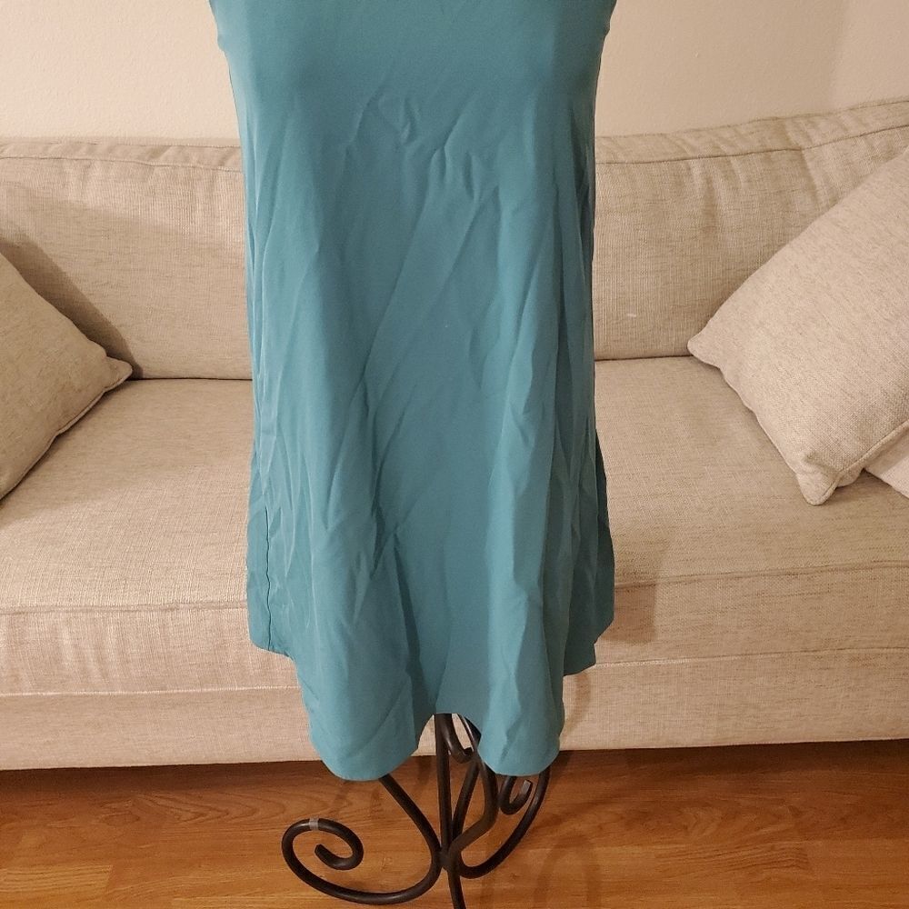 Chelsea28 Ruffle Back Shift Dress - Picture 5 of 11